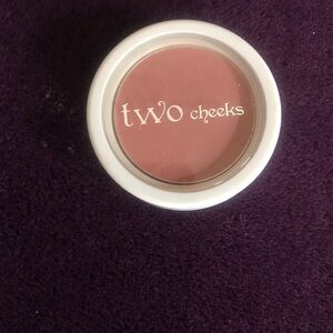 Two Cosmetics Chic Blush